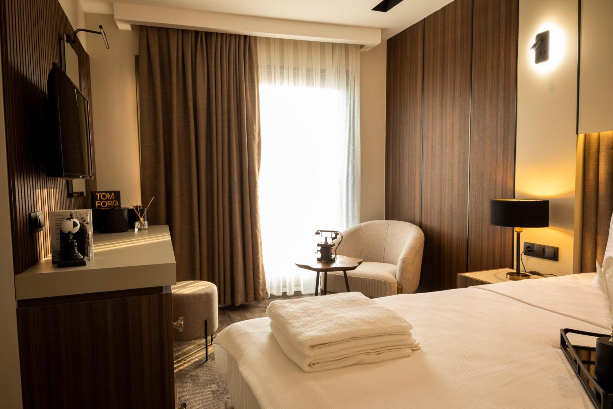 Monalisa Hotels คูซาดาซี ภายนอก รูปภาพ