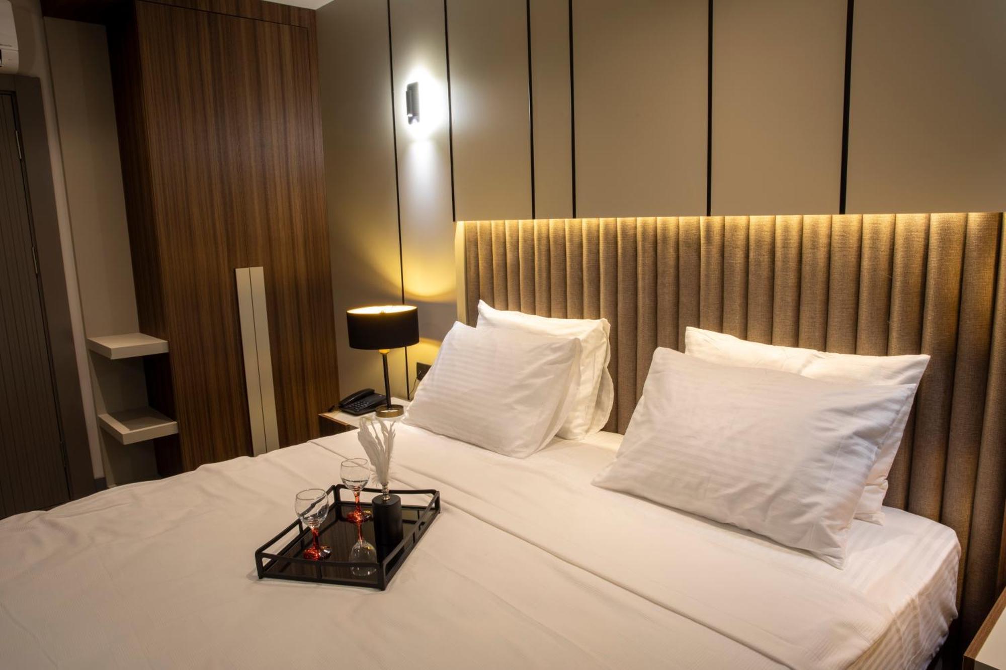 Monalisa Hotels คูซาดาซี ภายนอก รูปภาพ