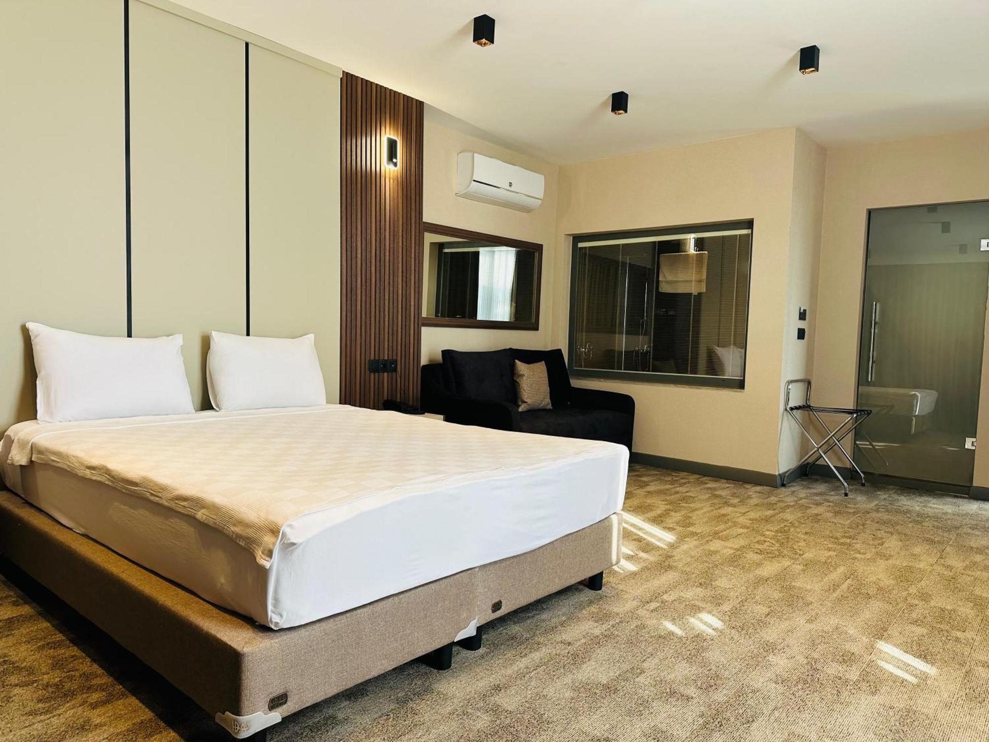 Monalisa Hotels คูซาดาซี ภายนอก รูปภาพ