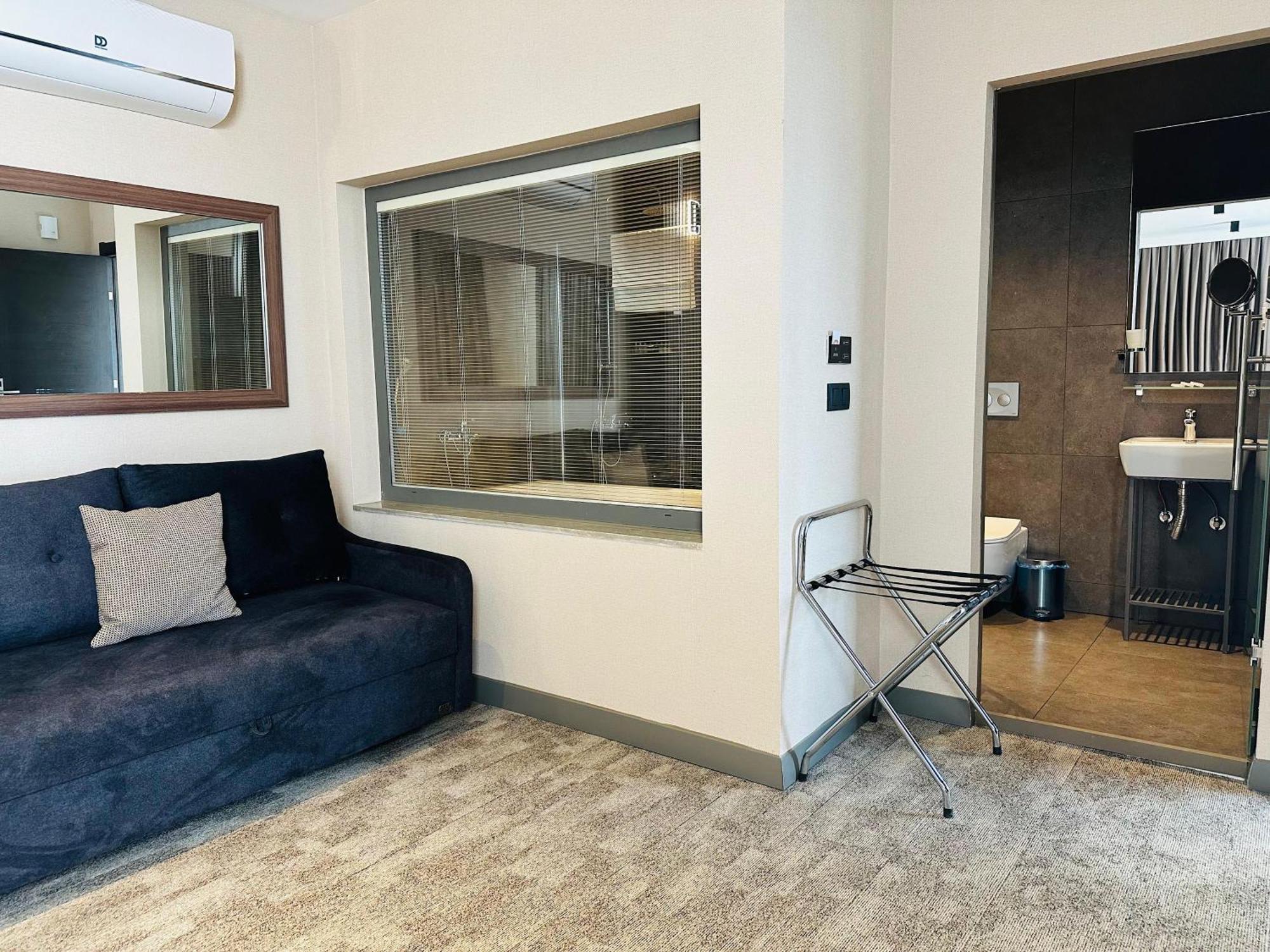 Monalisa Hotels คูซาดาซี ภายนอก รูปภาพ